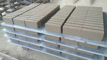 液壓磚機生產泥巴磚