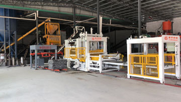 PC磚、透水磚生產(chǎn)現(xiàn)場(chǎng)